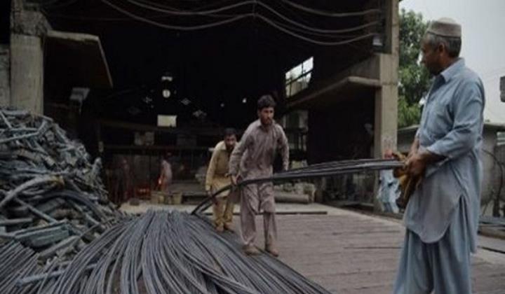 فولاد ایران به پاکستان قاچاق می‌شود